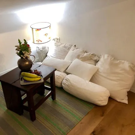 Cozy Laura Place Apartment